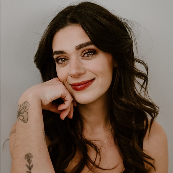 Meet your Posher, Amanda - Picture 1 of 1